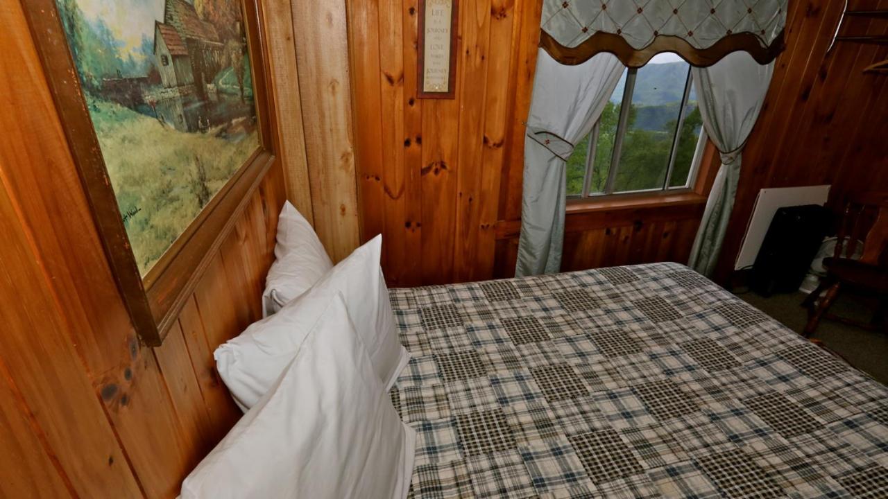 Alpine Inn Little Switzerland Buitenkant foto